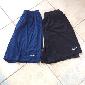 Men's black and navy Nike mesh medium shorts